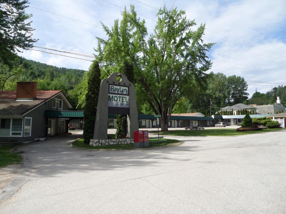 Ray Lyn Motel Trail Esterno foto